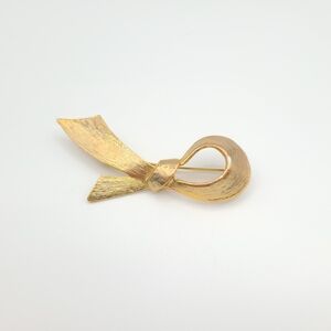 Vintage Gold Tone Ribbon Bow Brooch Loop Knot Pin